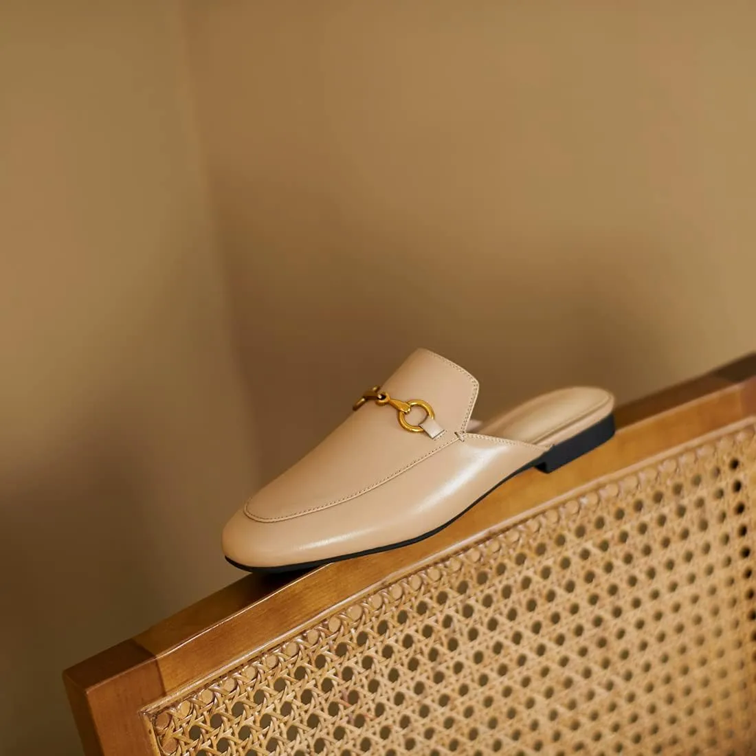 Arqa Mules for Women Almond Toe Leather Flats Slip-on Comfort Backless Loafers Buckle Mule Shoes