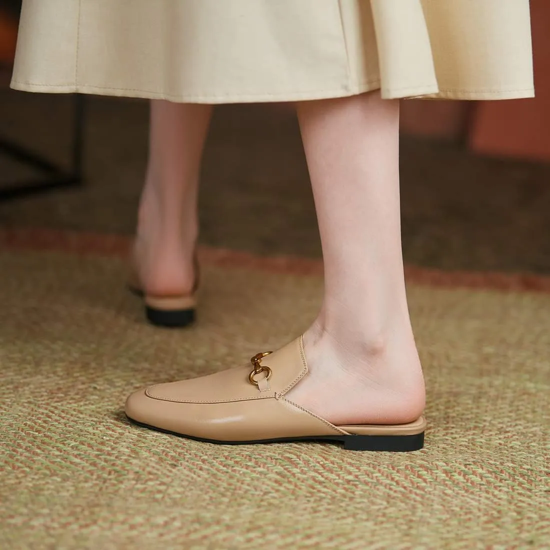 Arqa Mules for Women Almond Toe Leather Flats Slip-on Comfort Backless Loafers Buckle Mule Shoes