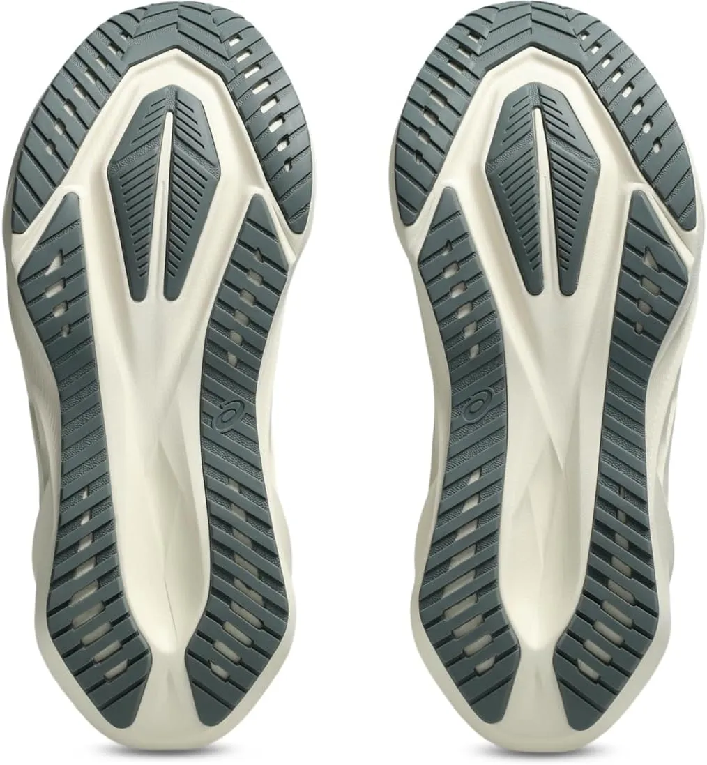 ASICS Women's Novablast 5 Sneaker