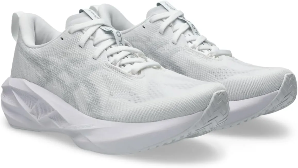 ASICS Women's Novablast 5 Sneaker