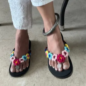 Black Flip Flops - Saadgi