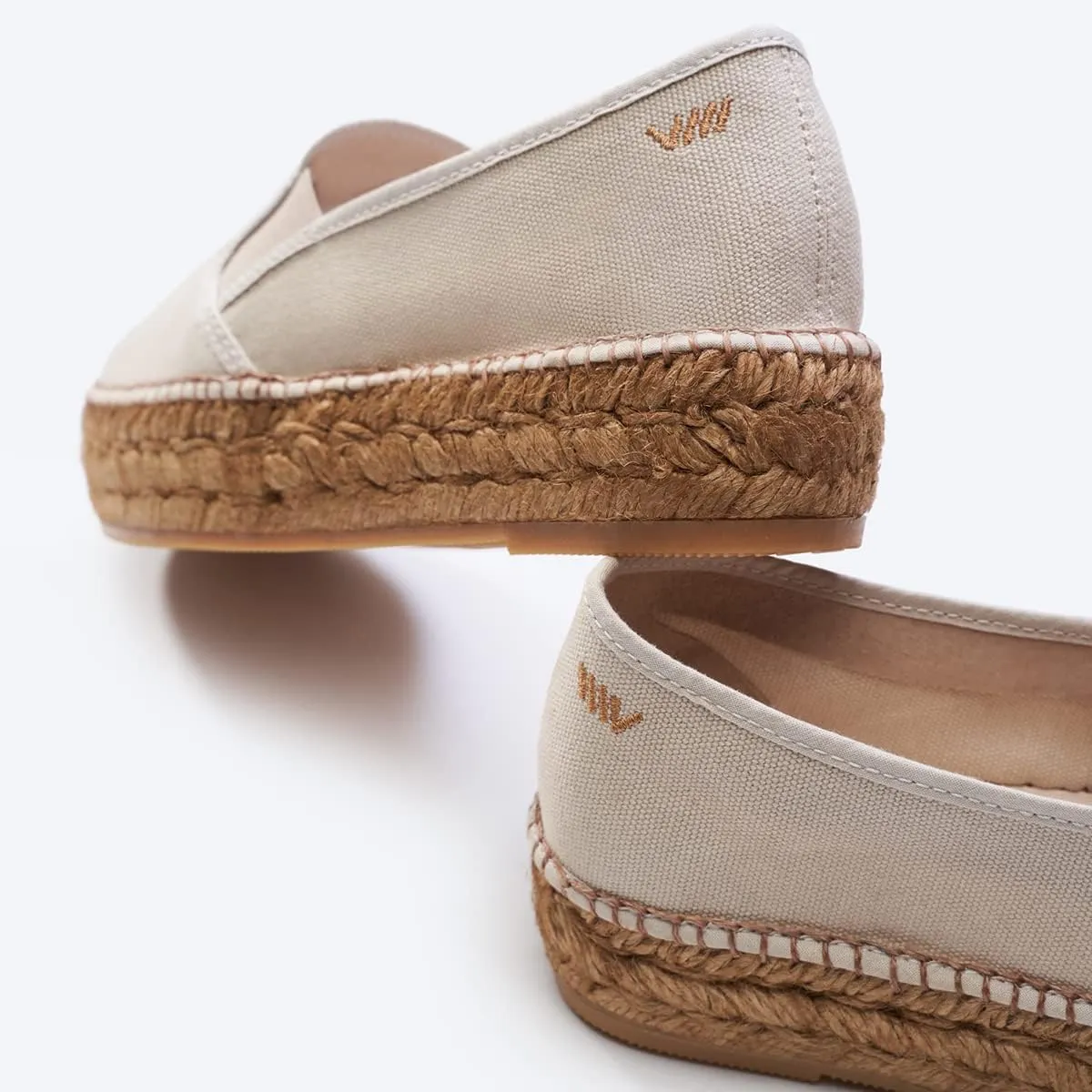 Castell Canvas Espadrille, Comfort and Style for Every Occasion, Size 6-11