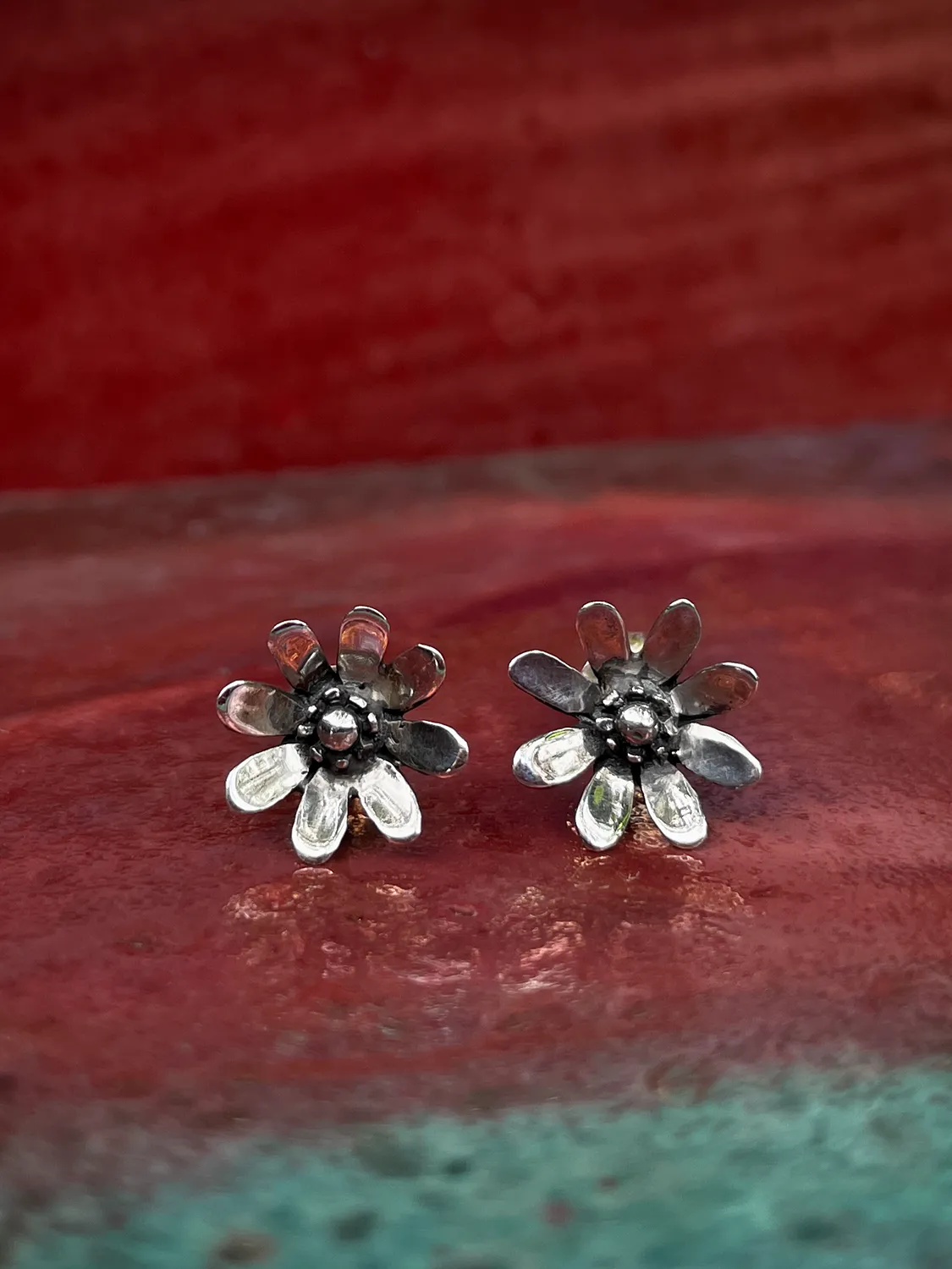 Daisy Stud