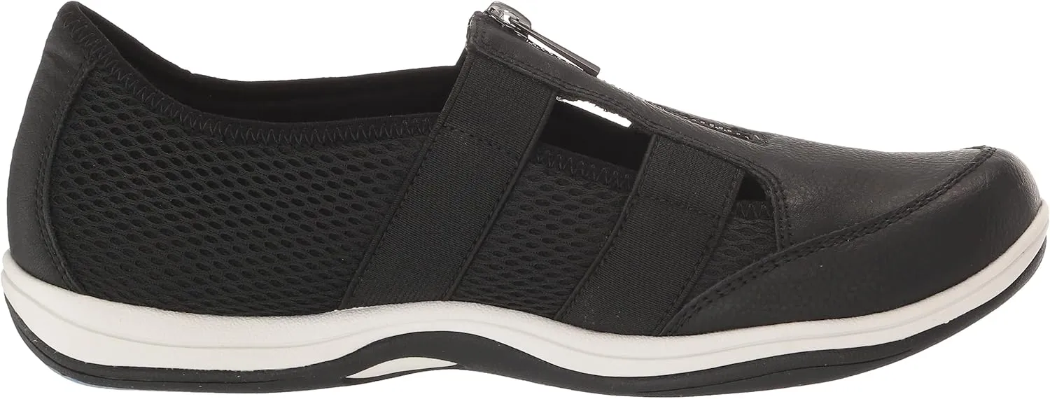 Easy Street Women's Yareli Sneaker