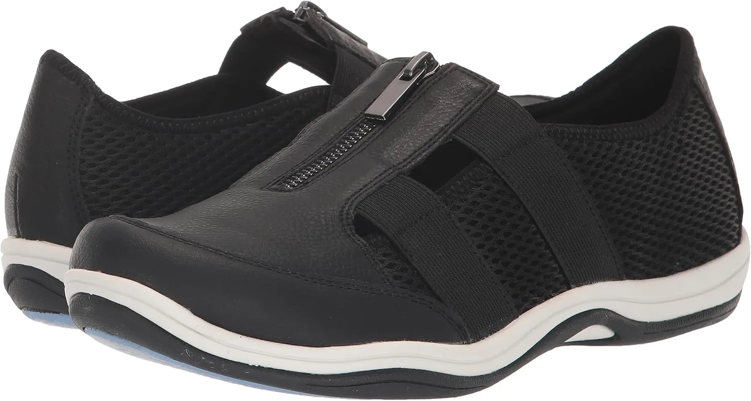 Easy Street Women's Yareli Sneaker