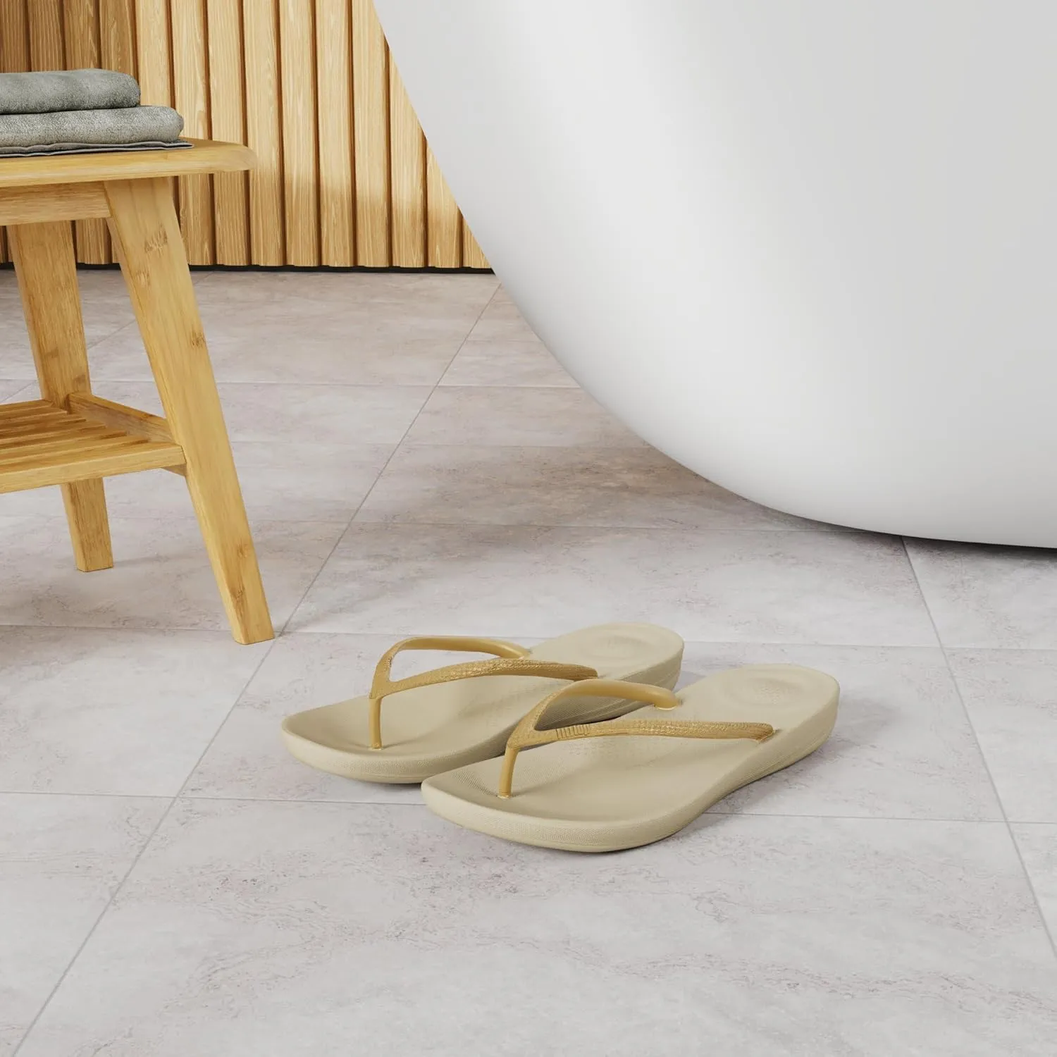 FitFlop iQushion Ergonomic Flip-Flops