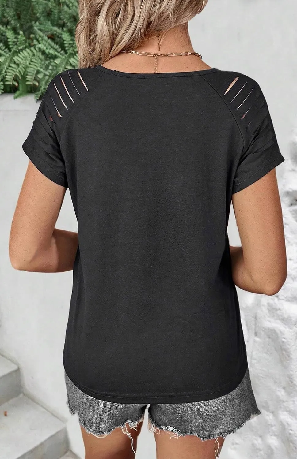 Graphic Tees for Women Vintage Short Sleeve Western Shirts Summer Casual V Neck Country T Shirt Cute Concert Outfits