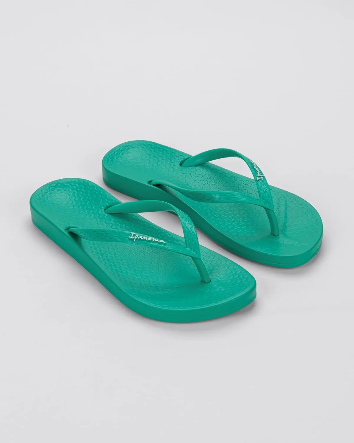 Ipanema Women's Flip-Flop ANAT Colors FEM