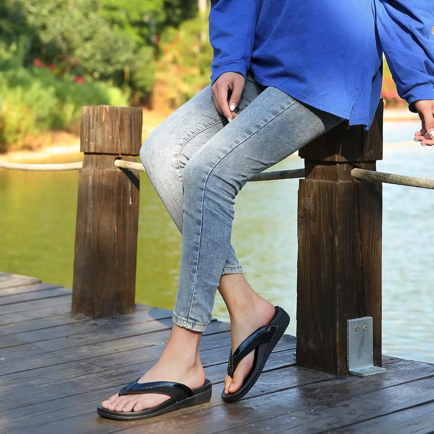 MEGNYA Comfortable Walking Flip Flops for Womens, Orthopedic Walking Sandals with Arch Support, Flat Feet Pain Relief Sandals for Beach, Summer, Pool