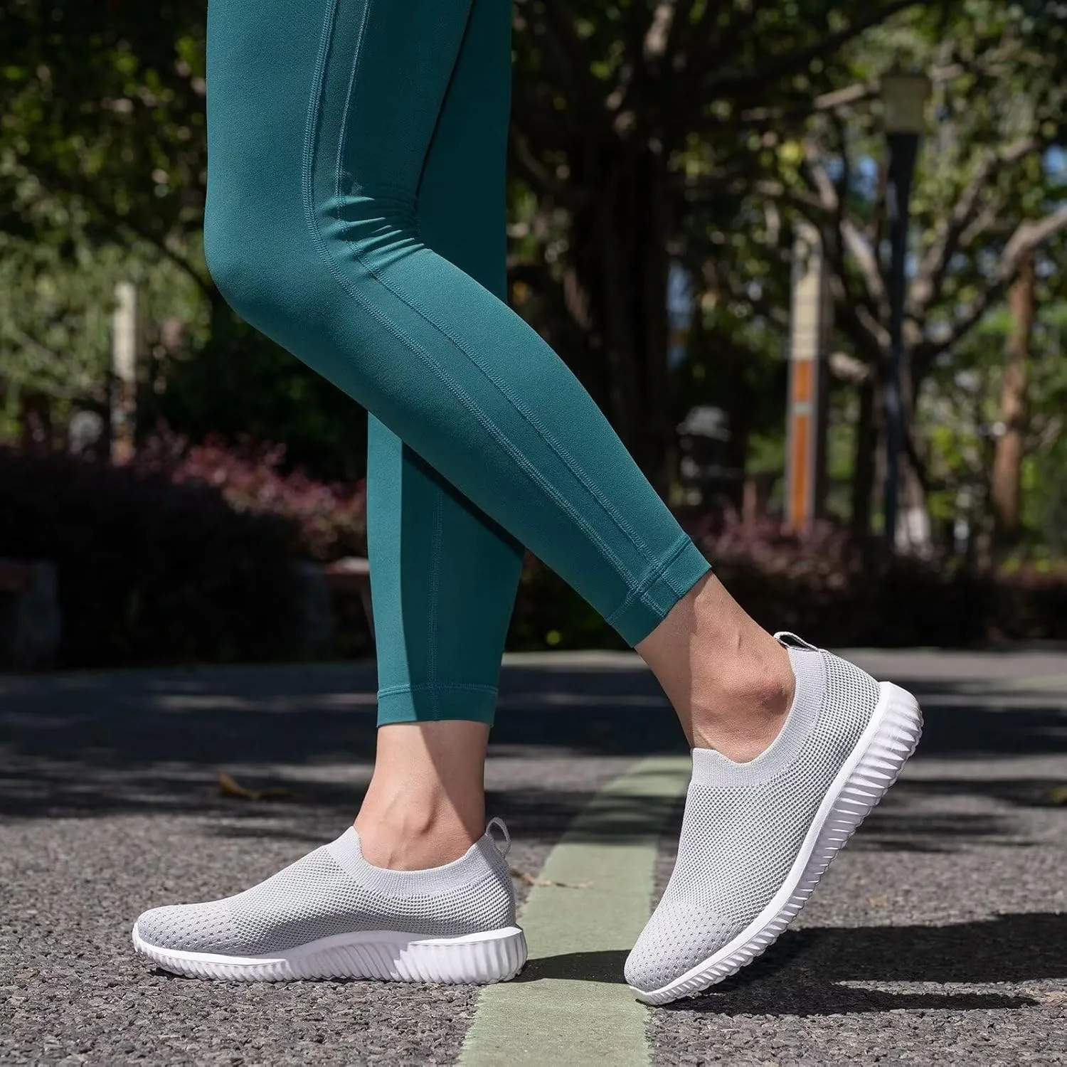 poemlady Walking Shoes Women Slip On Sneakers Knit Lightweight Comfortable Breathable Nurse Shoes for Work Travel