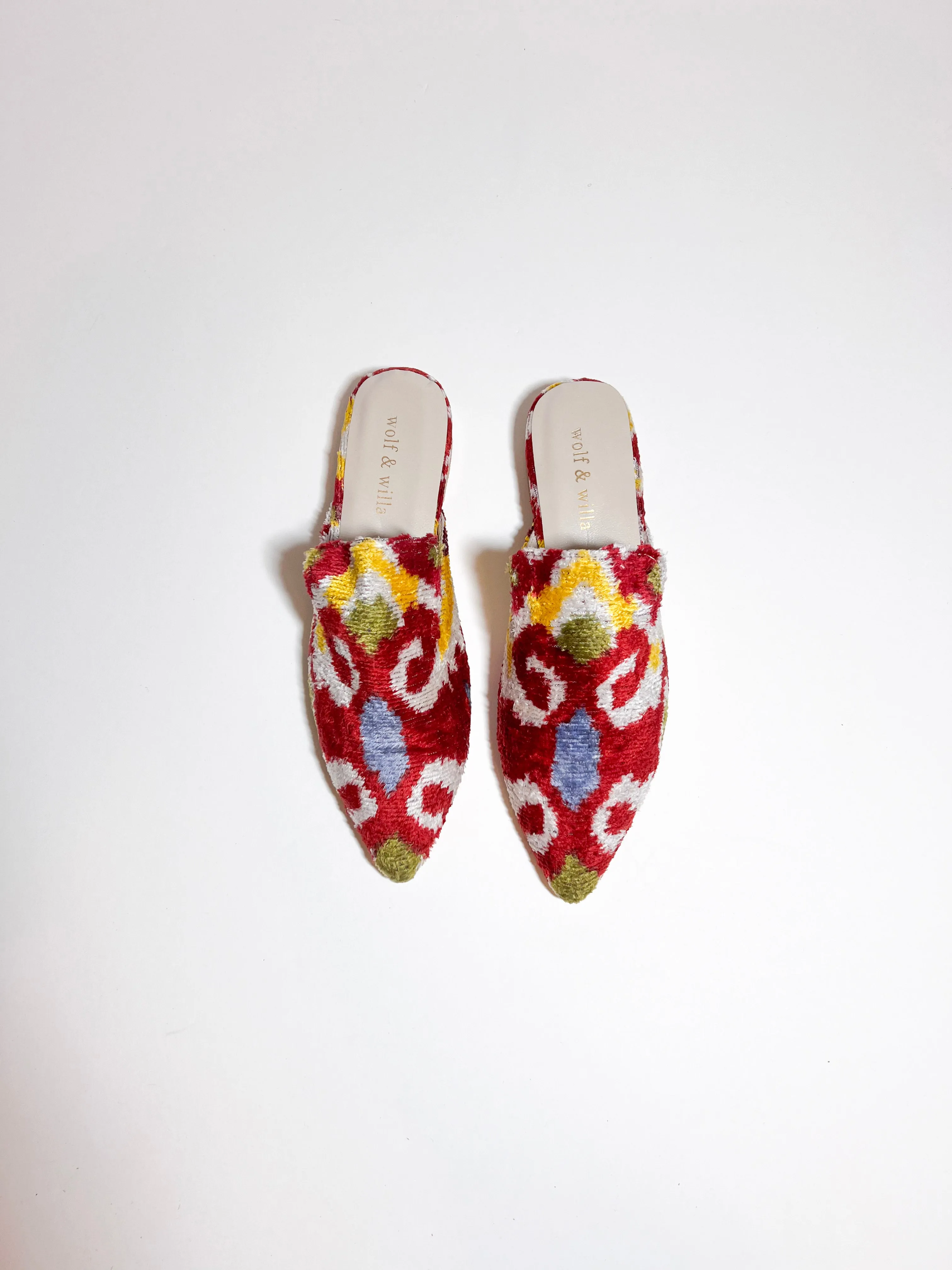 Pointed Mule Shapes and Colors