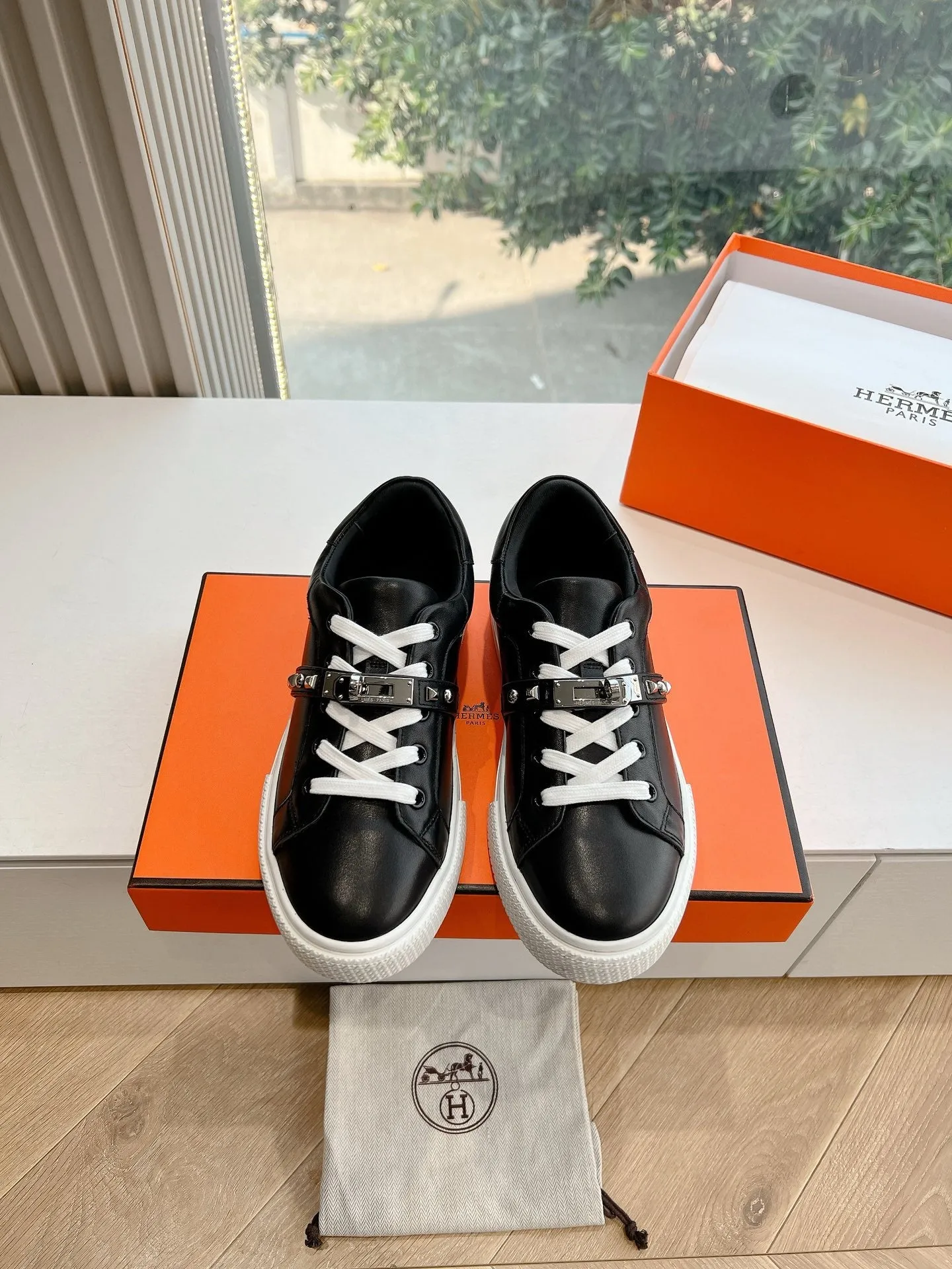 SE1567 Hermes Day Sneaker / Size5-10