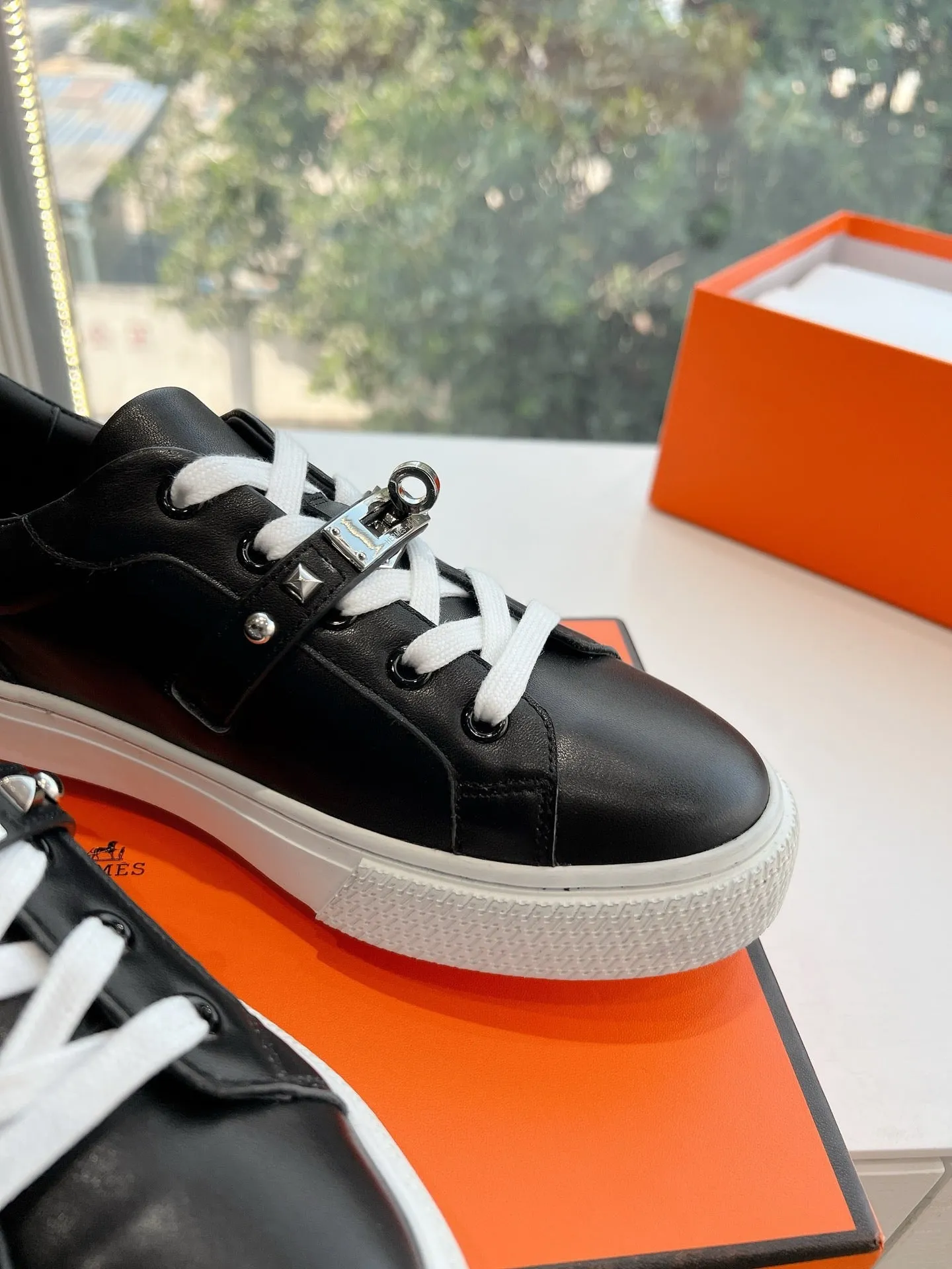 SE1567 Hermes Day Sneaker / Size5-10