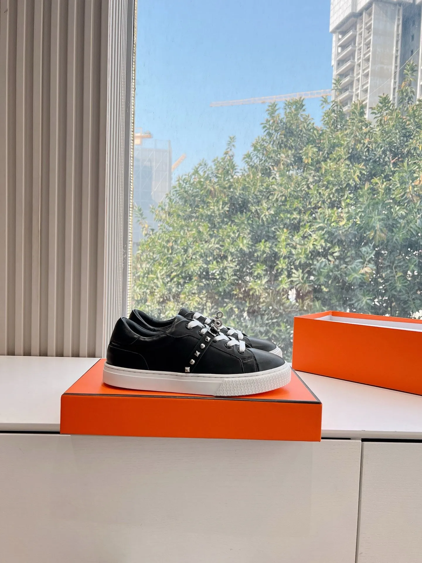 SE1567 Hermes Day Sneaker / Size5-10