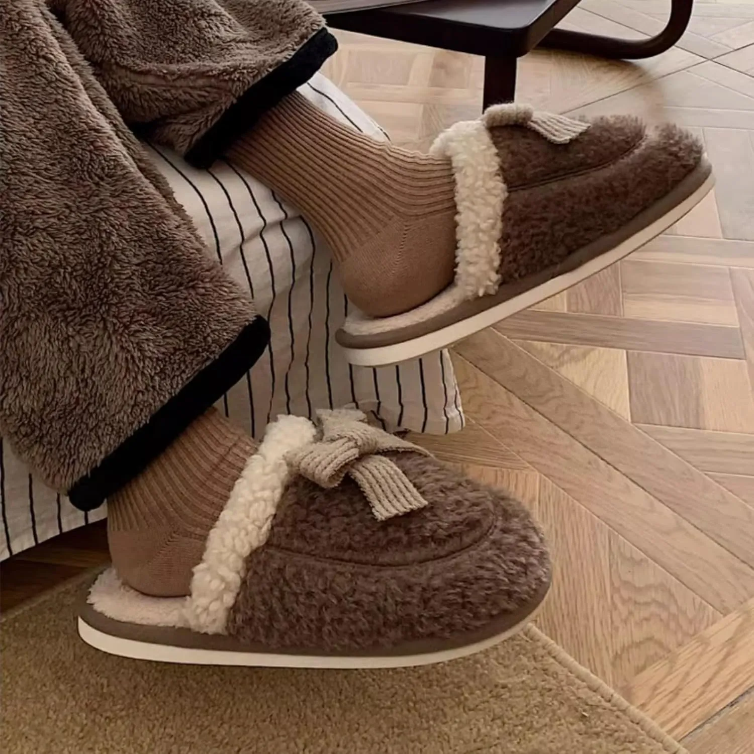Women's Plush Cute Bow Slippers Indoor House Slippers with Bows Tie Comfy Furry Fuzzy Bedroom Slippers Non-Slip