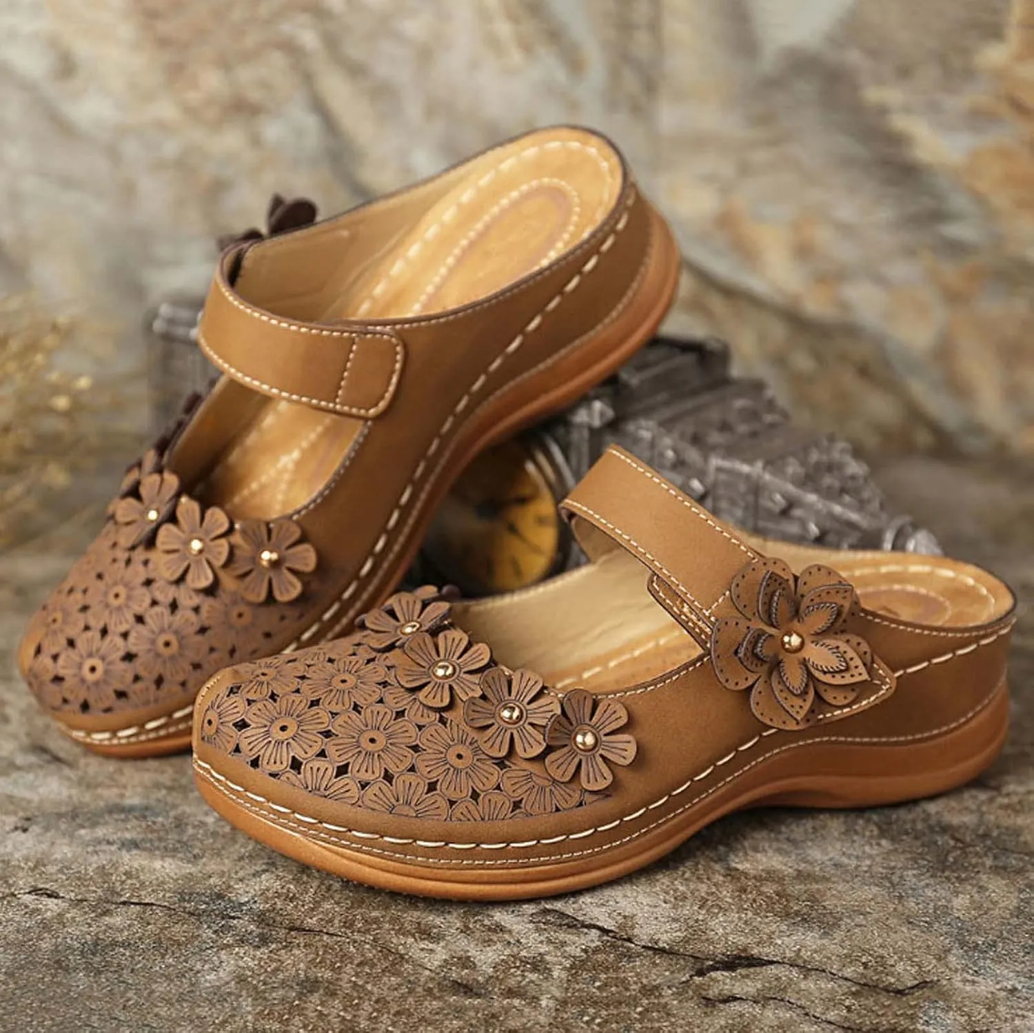 Womens Sandals 2023 Summer Fashion Hollow Flowers Rounde Toe Closed Toe Slipper Comfortable Wedge Sandals with Arch Support Ladies Vintage Shoes